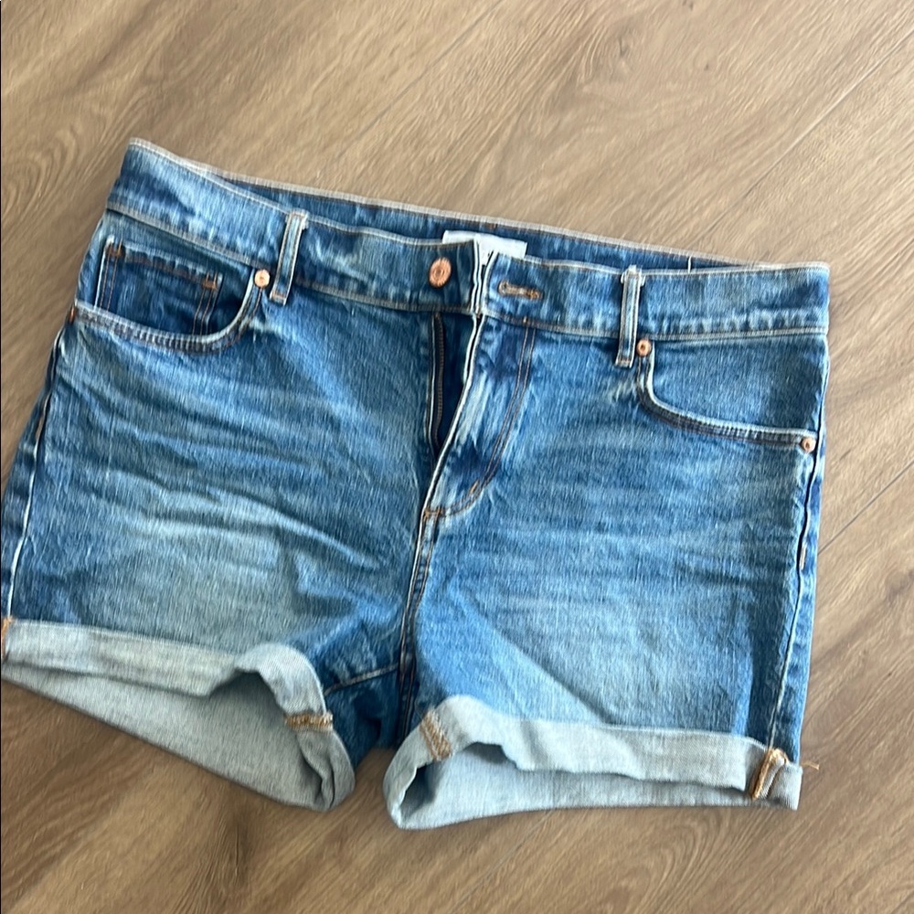 LOFT denim shorts - roll cuff Size 6/28